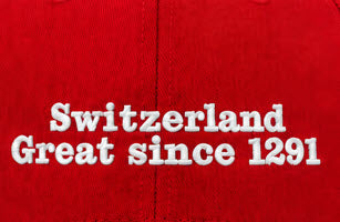 Limitierte Schweizer Fan-Mütze – Rot/Weiss (L-XL)